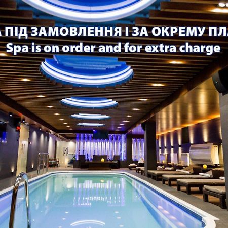 Park Hotel Warshawskiy Sarny  Eksteriør billede