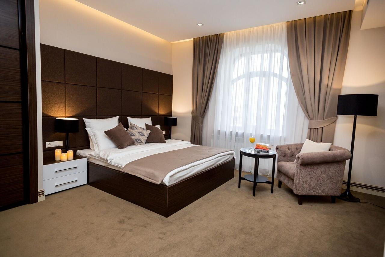 Park Hotel Warshawskiy Sarny  Eksteriør billede