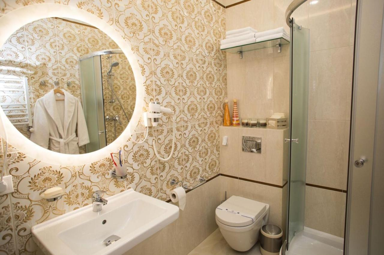 Park Hotel Warshawskiy Sarny  Eksteriør billede