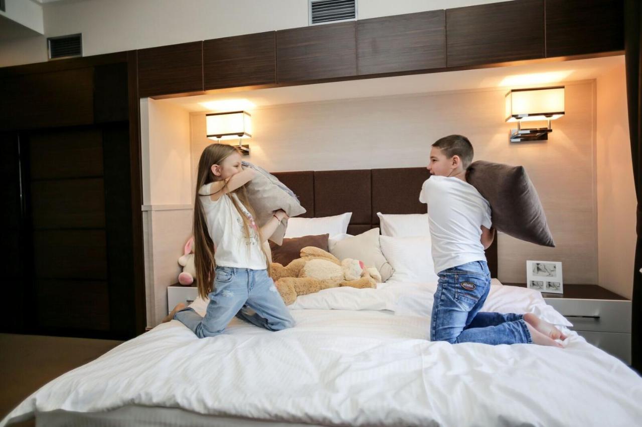 Park Hotel Warshawskiy Sarny  Eksteriør billede