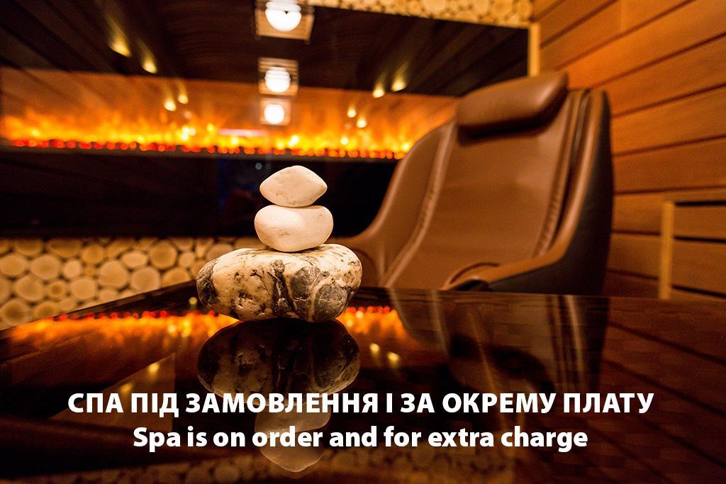 Park Hotel Warshawskiy Sarny  Eksteriør billede
