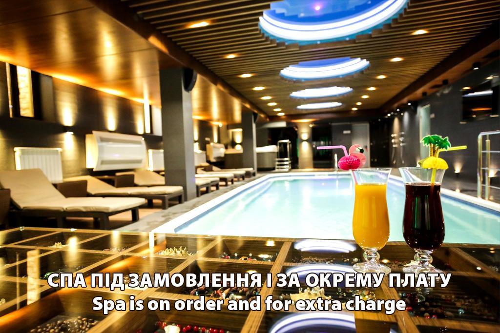 Park Hotel Warshawskiy Sarny  Eksteriør billede