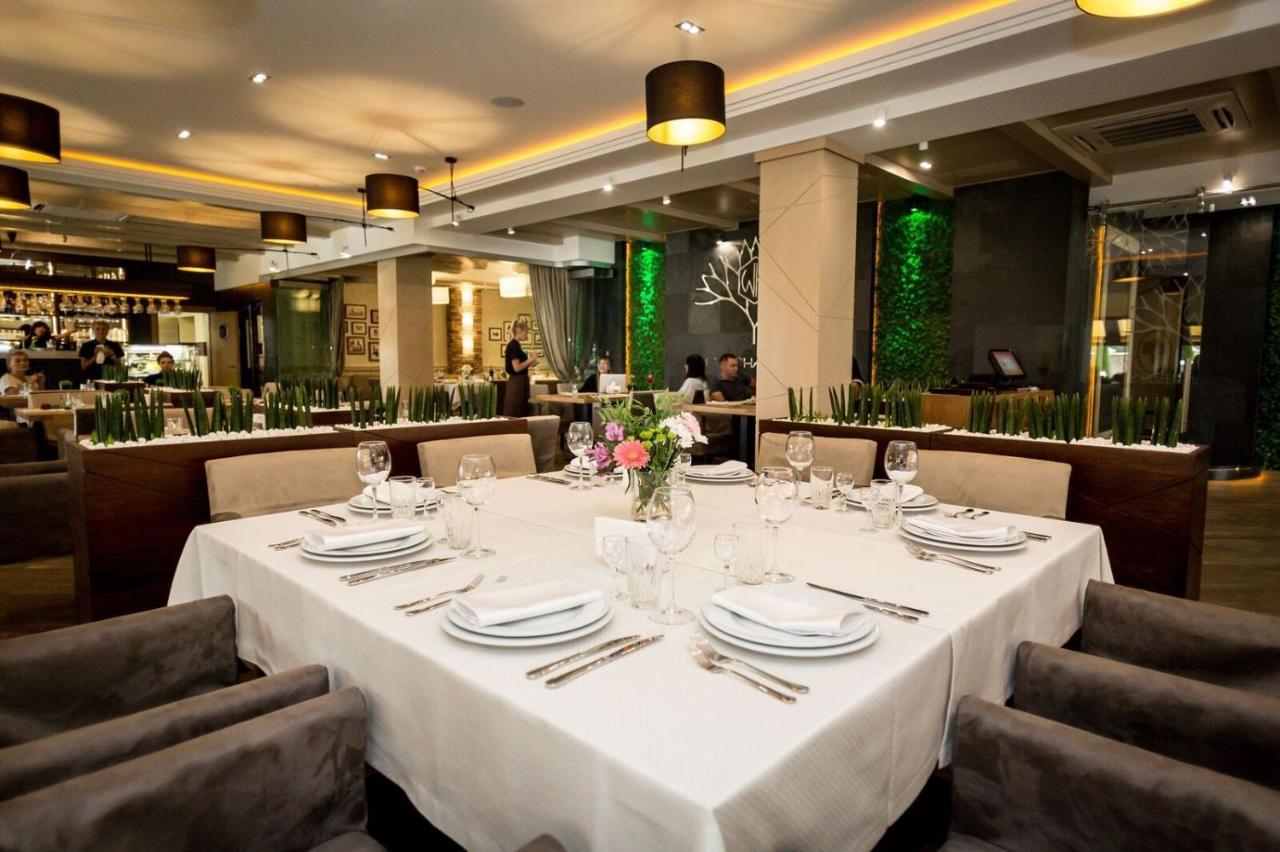Park Hotel Warshawskiy Sarny  Eksteriør billede